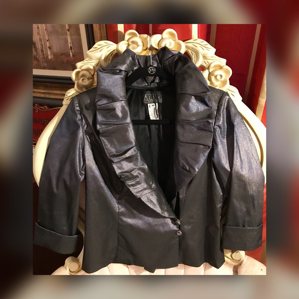 🔴🔴SOLD🔴🔴 Classy & Professional Lady!! - Picture 1 of 3